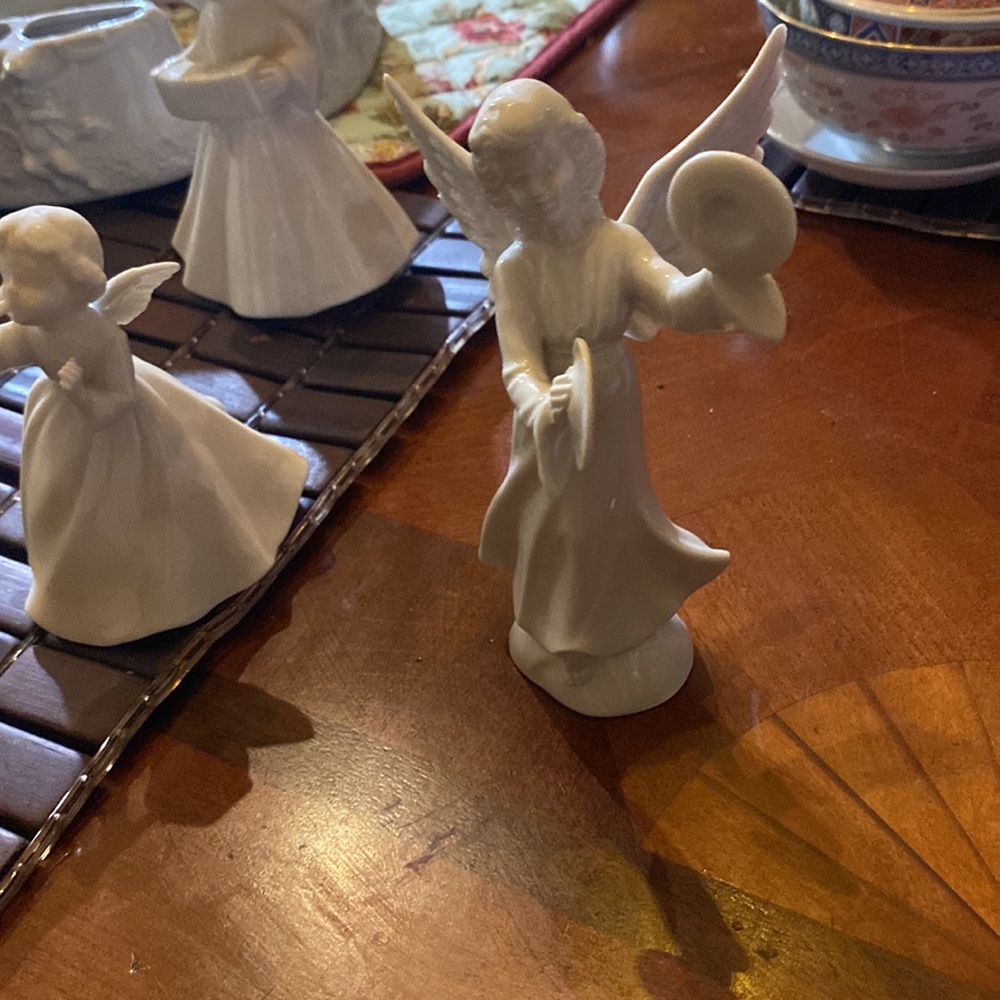 Vintage, selling as a group of angles Dresden, Midwest Japan, and flower holders - Picture 2 of 15